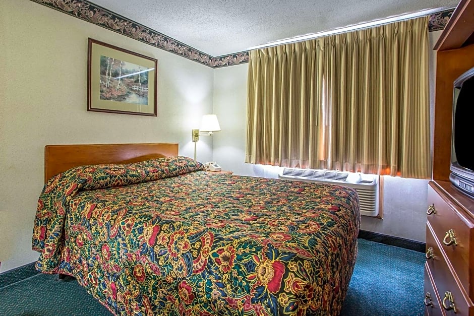 Rodeway Inn Bedford