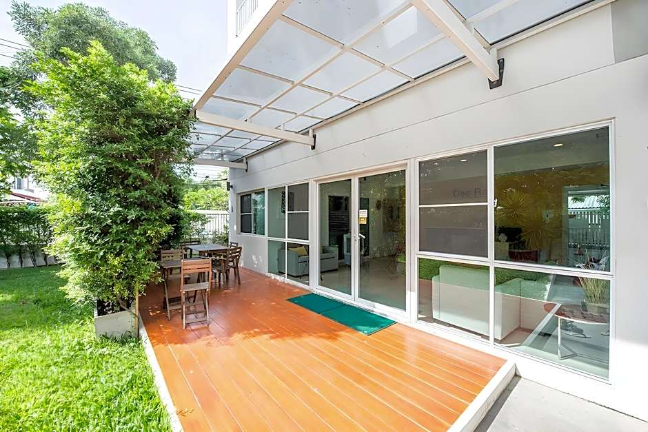 Des Res Hotel and Residence