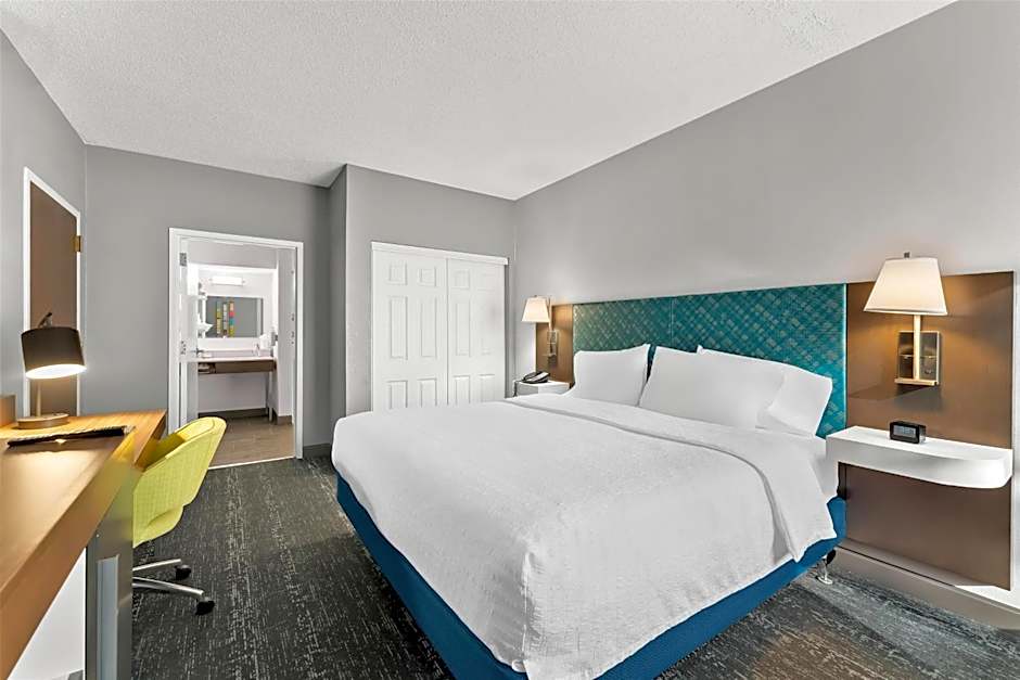 Hampton Inn By Hilton & Suites Newtown