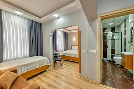 One-Bedroom Apartment with City View