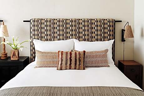 Deluxe Queen View, Accessible