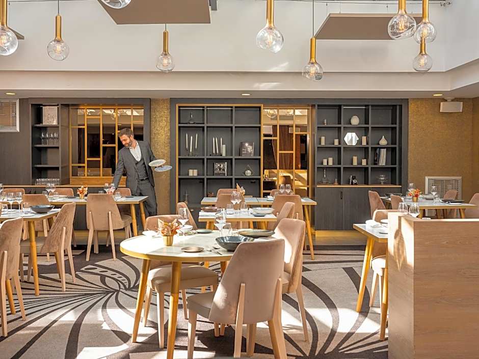 Niepce Paris, Curio Collection By Hilton