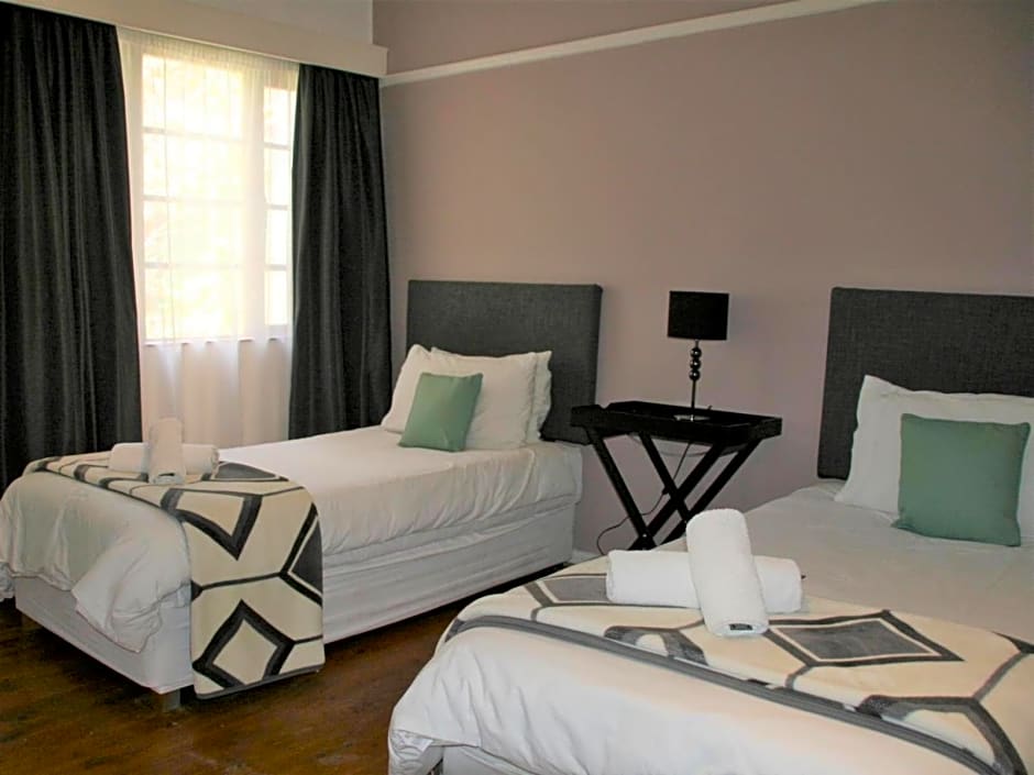 Somerset Guest Lodge - Western Cape