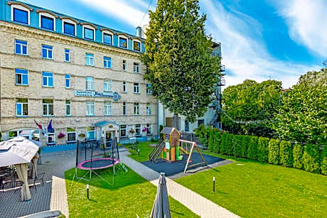 RigaApartment SoNaDA Self Check-in Aparthotel, Center, Private Parking