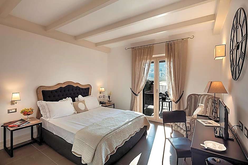 Tenuta Del Poggio Antico