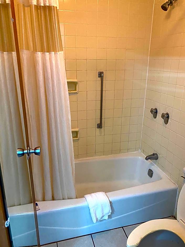Motel 6 Marianna, FL