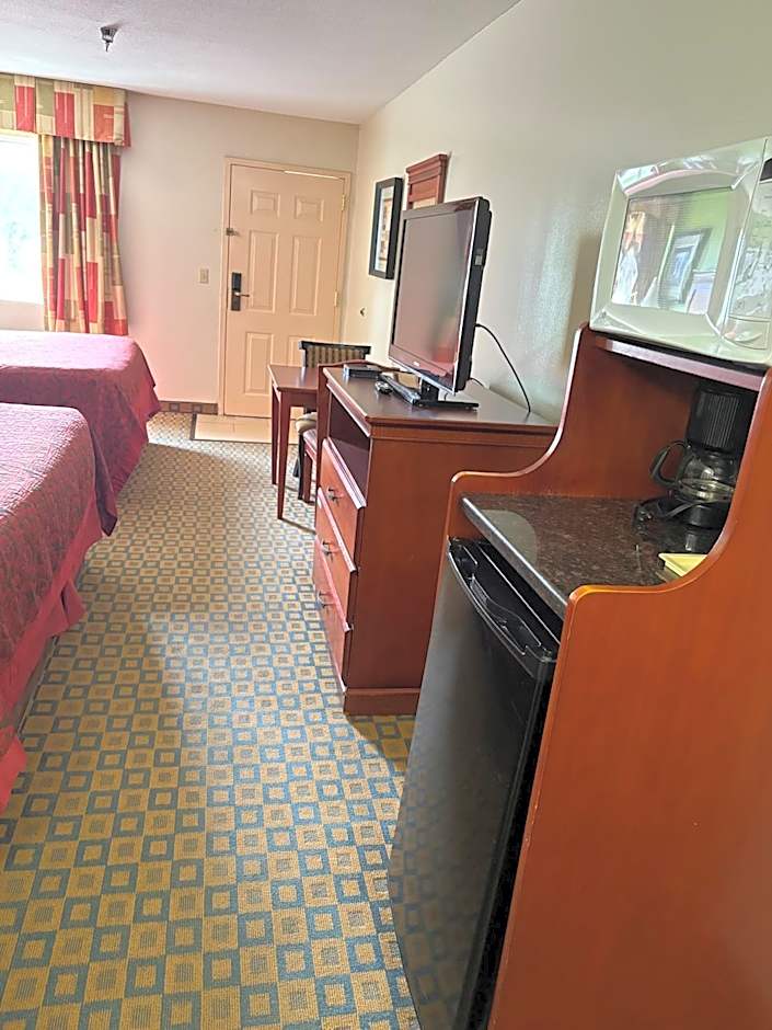 Days Inn & Suites by Wyndham Wichita