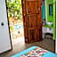 Yaxche Centro Hostal y Camping