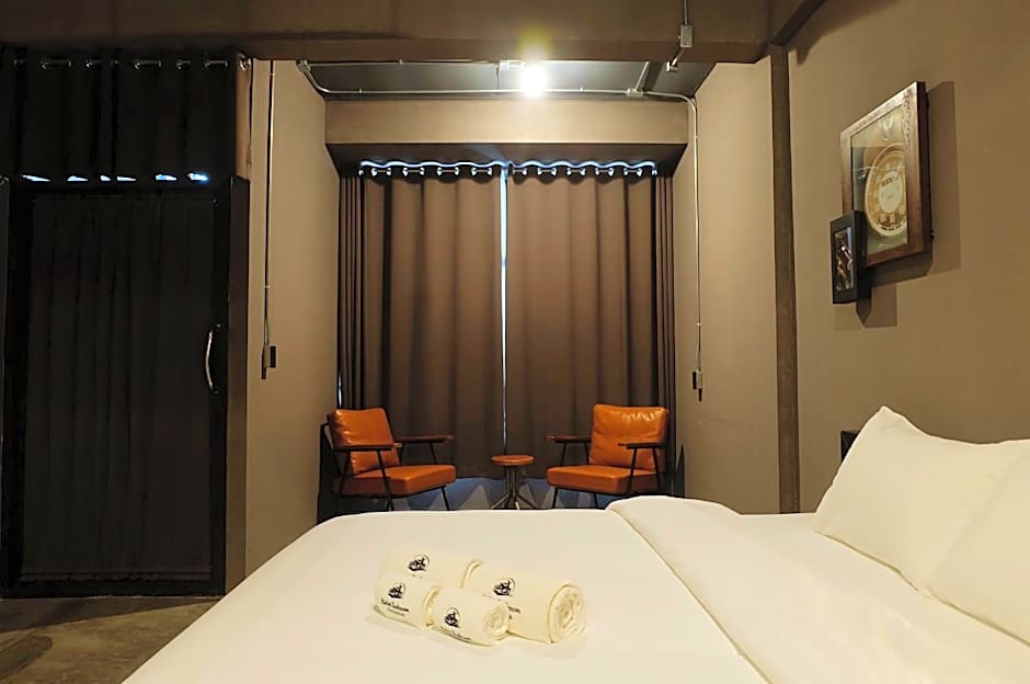 Rider Bedroom Hostel & Cafe