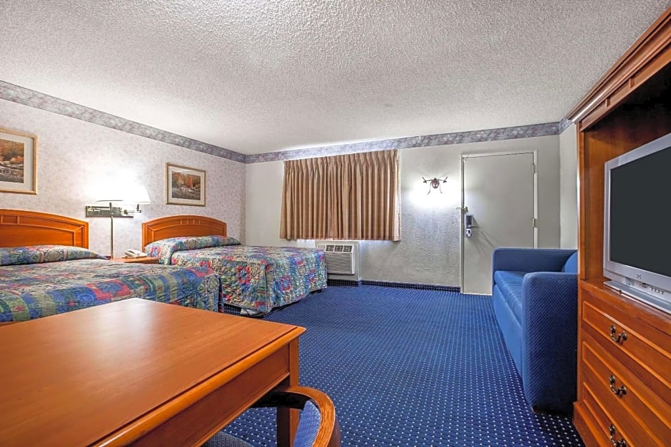 Econo Lodge Inn & Suites Ridgecrest