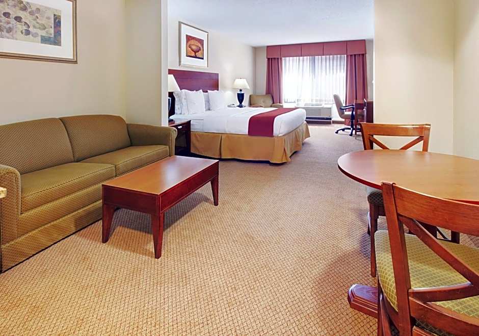 Holiday Inn Express Hotel & Suites Canton By IHG