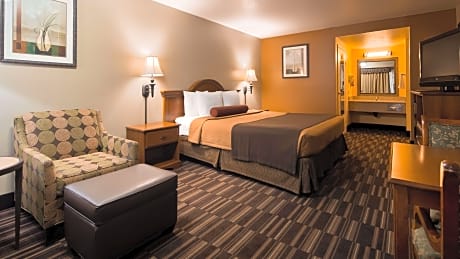 1 King Bed, Mobility Accessible, Bathtub, Non-Smoking, Full Breakfast