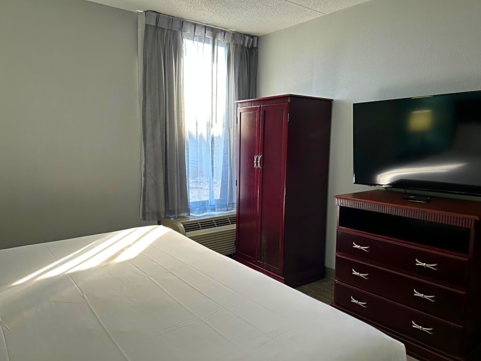 Clarion Inn And Suites Grand Rapids