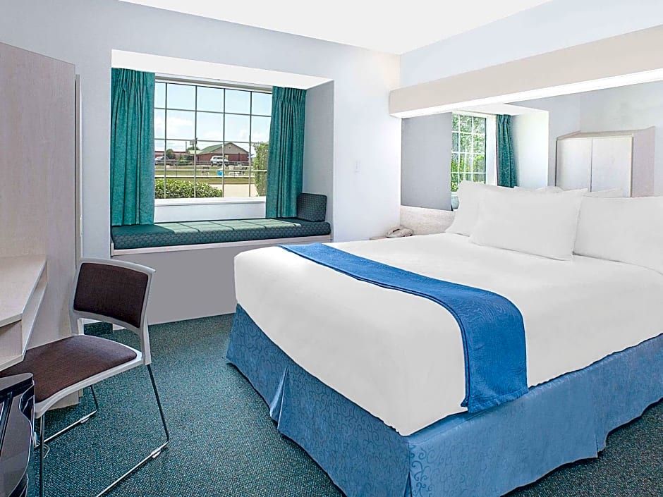 Microtel Inn & Suites by Wyndham Broken Bow