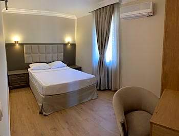 Economy Suite for 4 People - Non-Smoking
