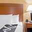 La Quinta Inn & Suites by Wyndham Lawton / Fort Sill