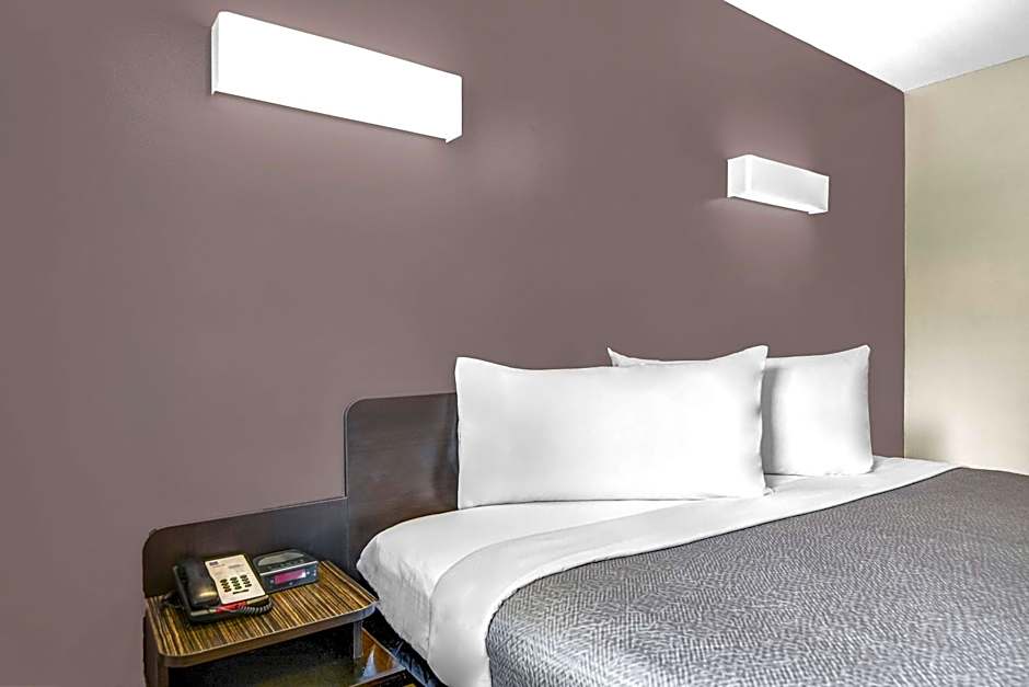 Studio 6-Atlanta, GA - Chamblee