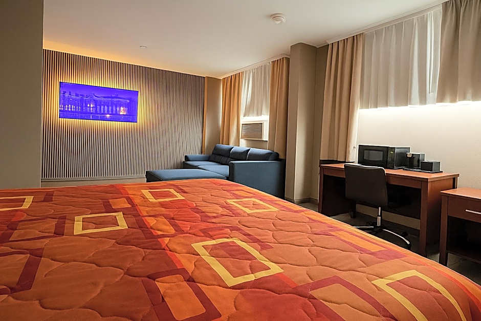 Hotel Pergola Jamaica JFK