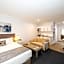 New England Motor Lodge