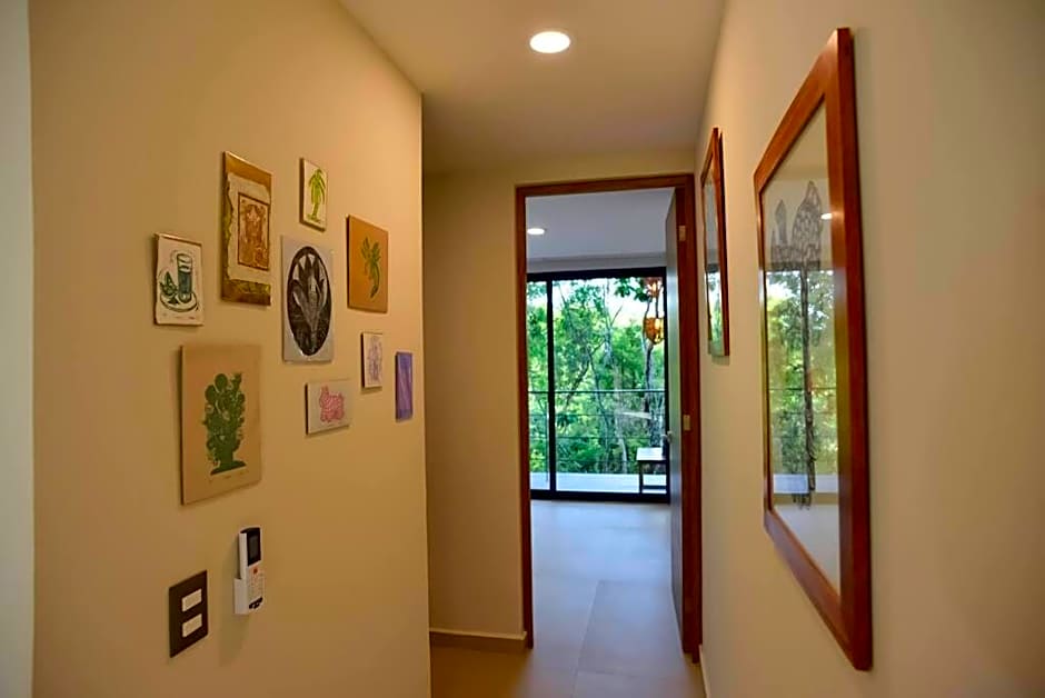 Frida's Artsy Condo with own mural, outdoor tub & rooftop pool