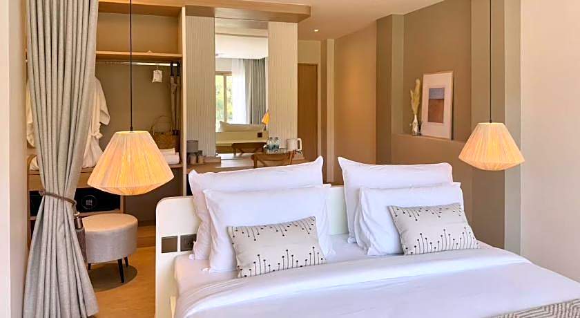 Tonsai Tropical Phi Phi Island