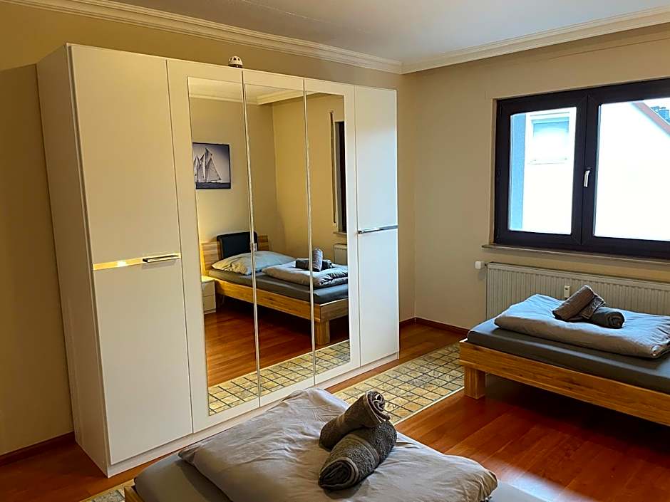 Parkplätze, Einzelbetten, 2 TVs, Balkon, Terrasse, fast Wi-Fi bis zu 1000 Mbit, Homeoffice