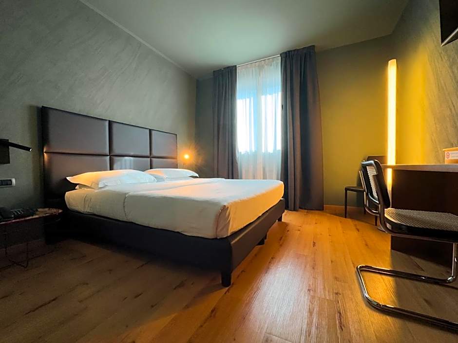 Point Hotel