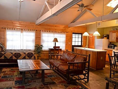 Red BUD Lodge