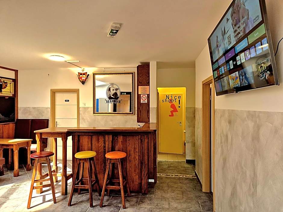 Bled Lesce station rooms and depo