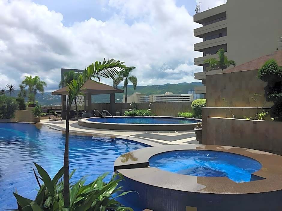 Crown Regency Hotel & Towers