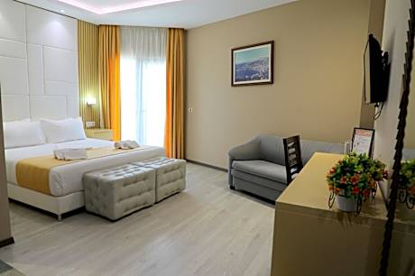 Double Room with Balcony and Sea View
