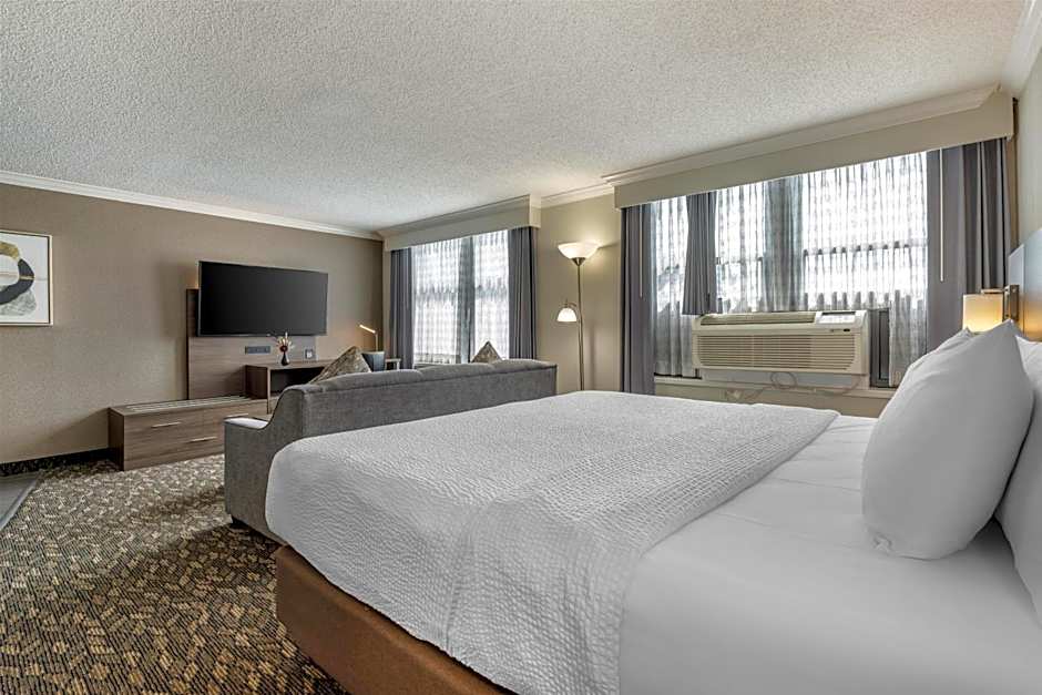 Best Western Plus Carlton Plaza Hotel