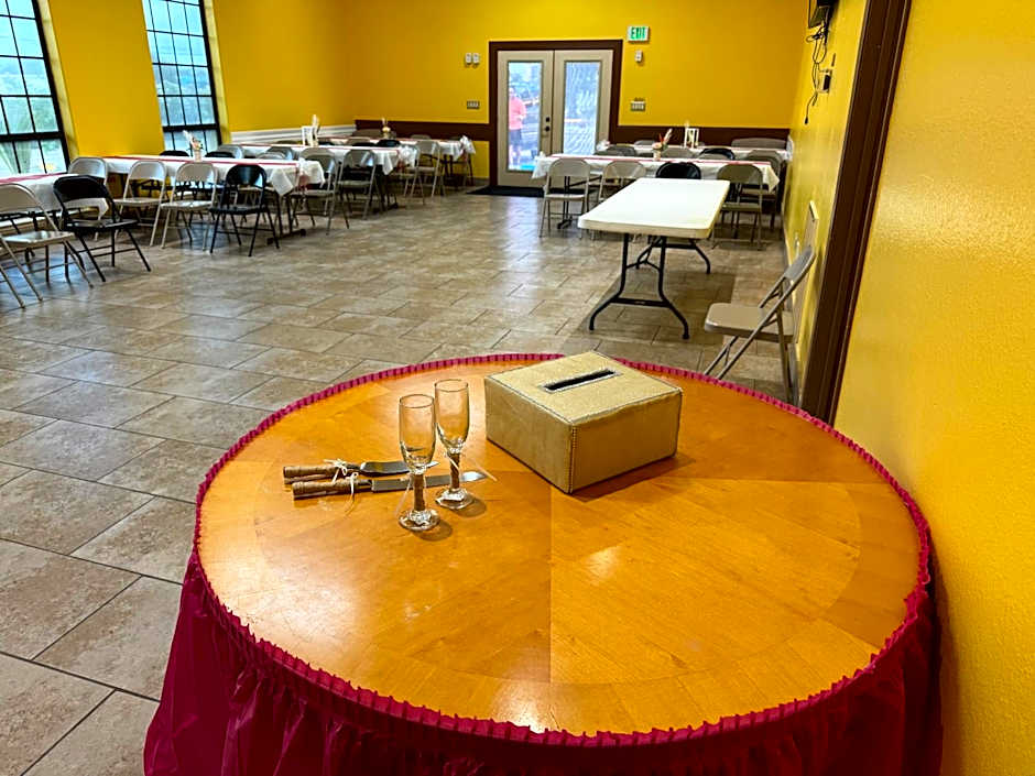 Los Fresnos Inn and Suites