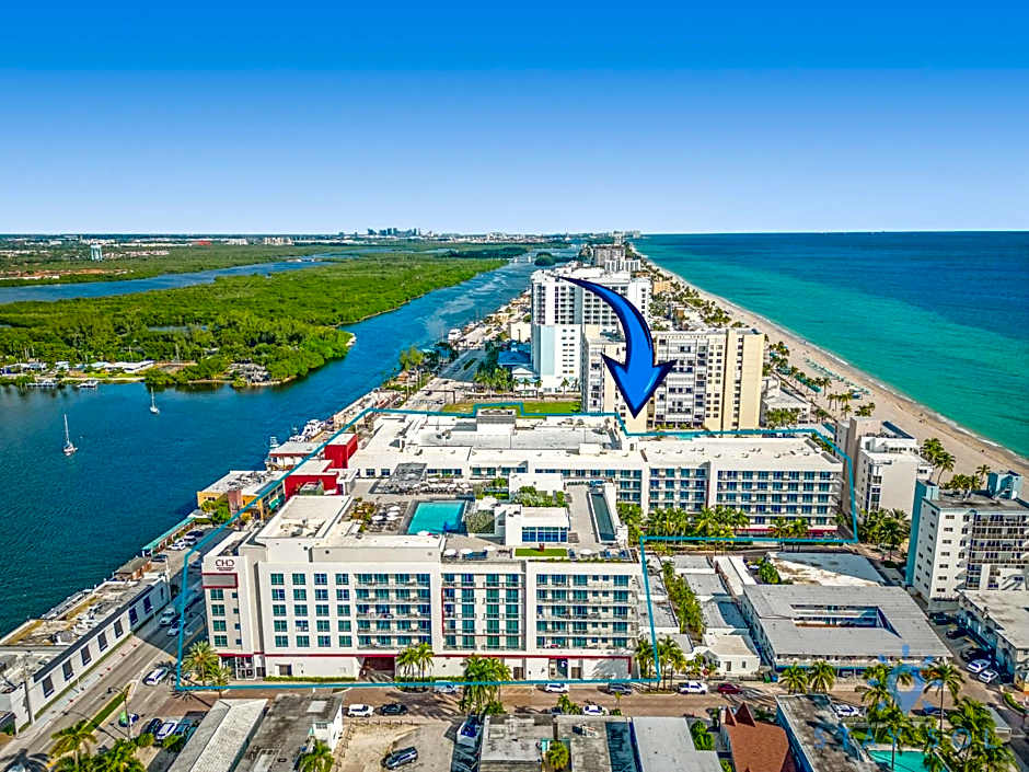 New Studio - Hollywood Beach Bliss for 2