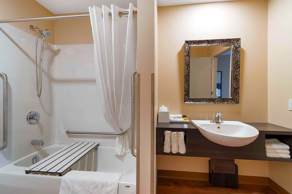 Villa Inn &amp; Suites, SureStay Collection by Best Western