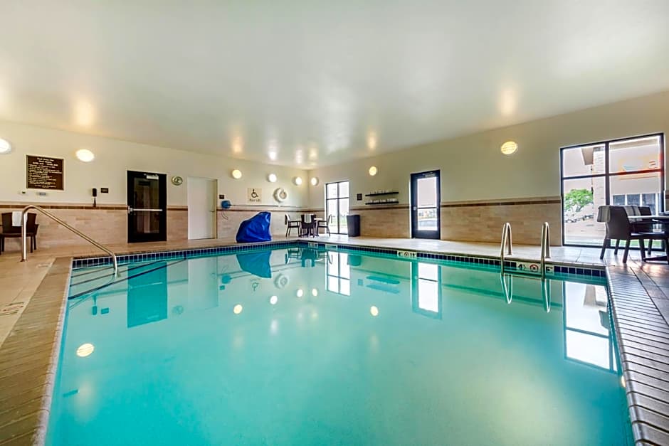 Sleep Inn & Suites Devils Lake