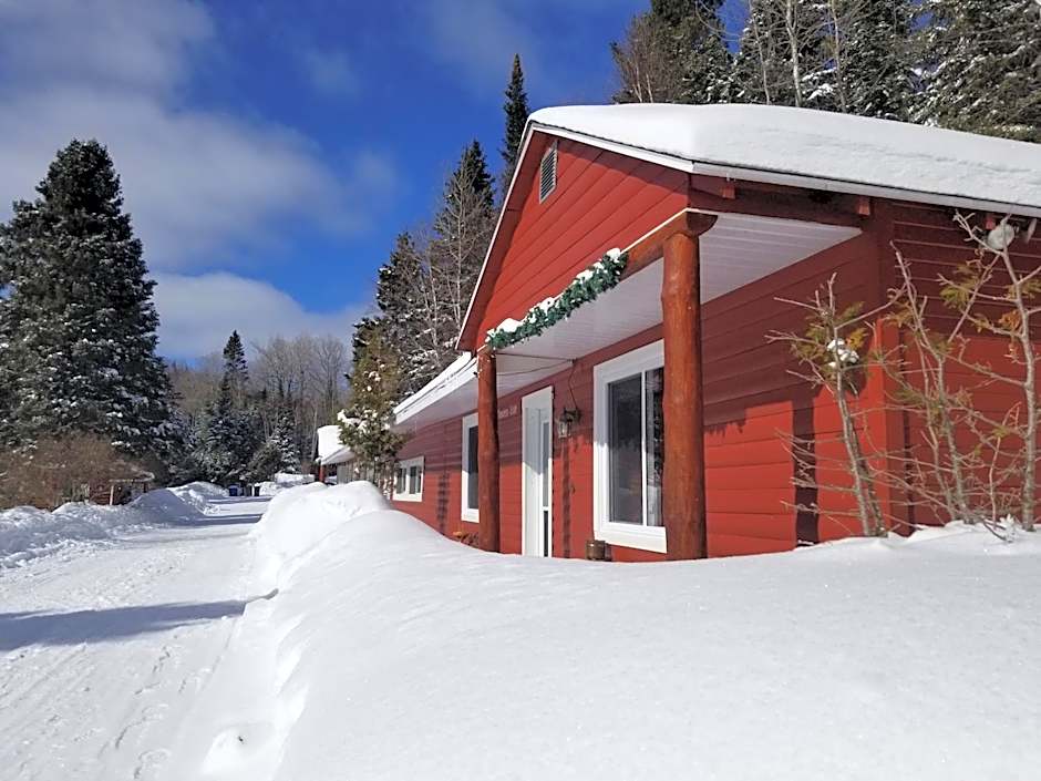 Kan-a-Mouche Pourvoirie Auberge et Chalets