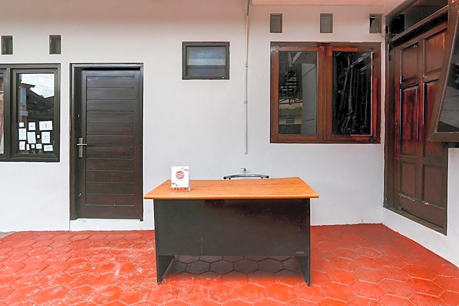 OYO 92459 Cahyo Kost 2