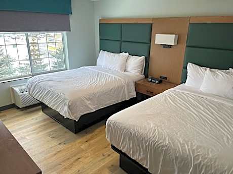 Suite with Two Queen Beds - Non-Smoking