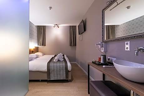 Souterrain Triple Room - no window