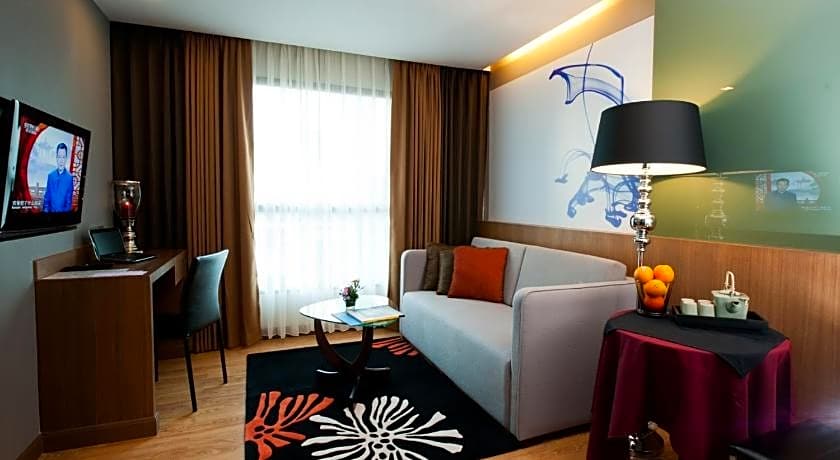 41 Suite Bangkok Hotel