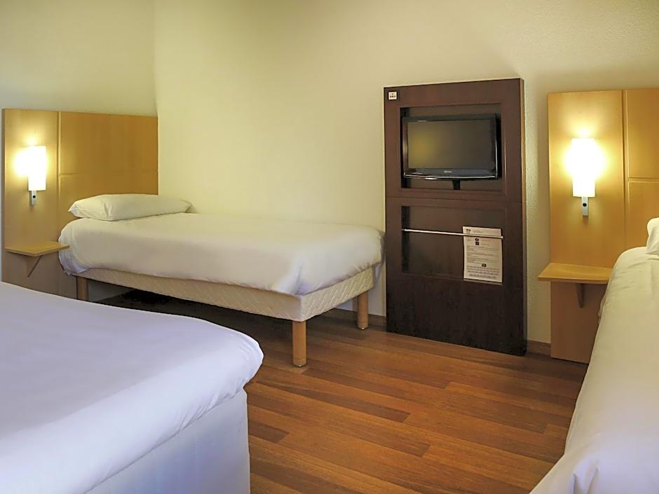 ibis Bourg Jasseron/Teyssonge