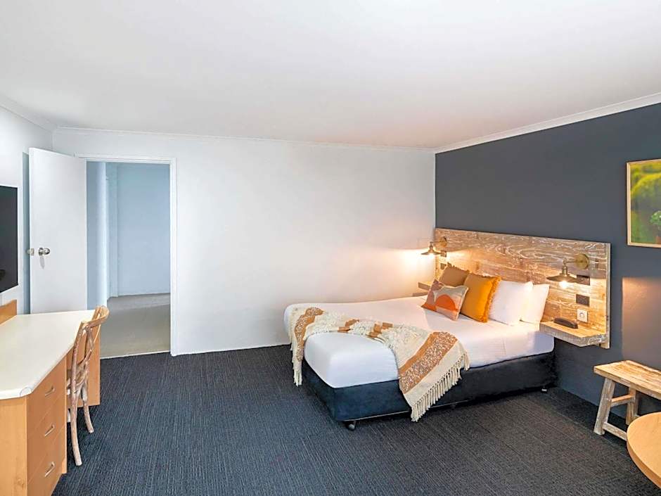 Ibis Styles Orange Hotel
