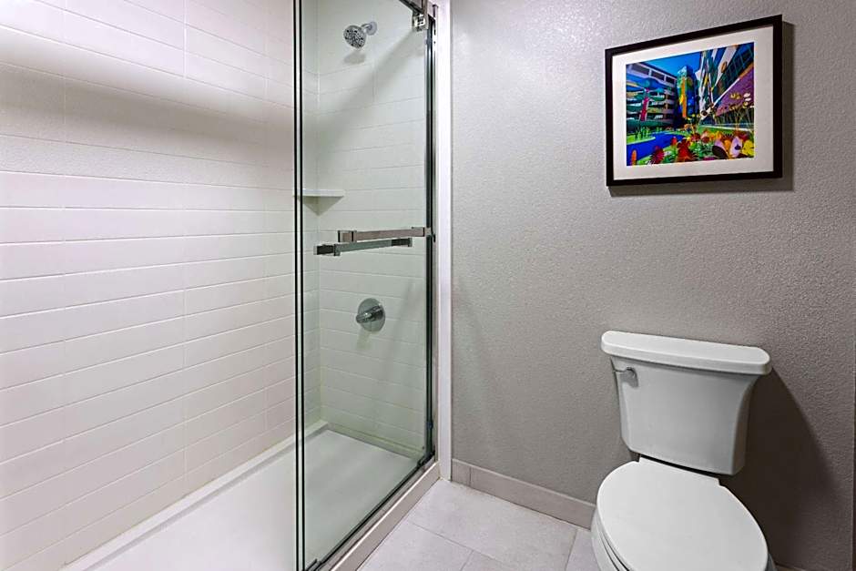 La Quinta Inn & Suites by Wyndham Memphis I-240