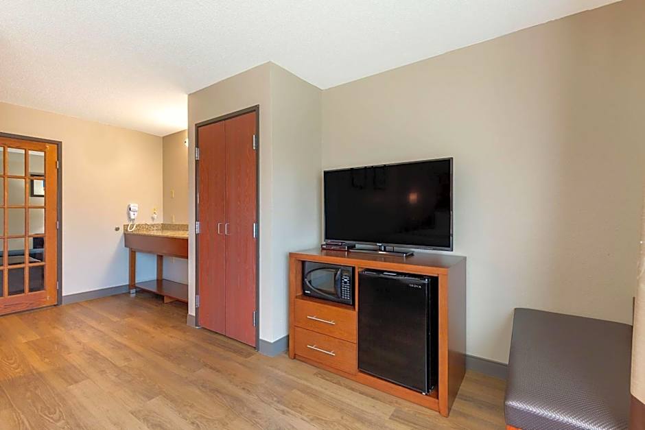 Comfort Inn & Suites Milford