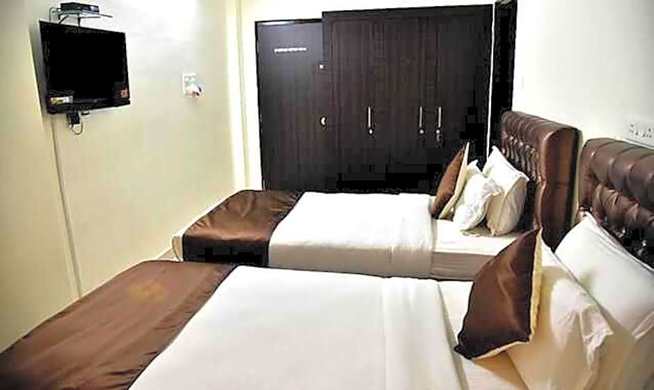 Eminent Suites by Fabhotel