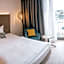 LOOM Hotel & Skybar