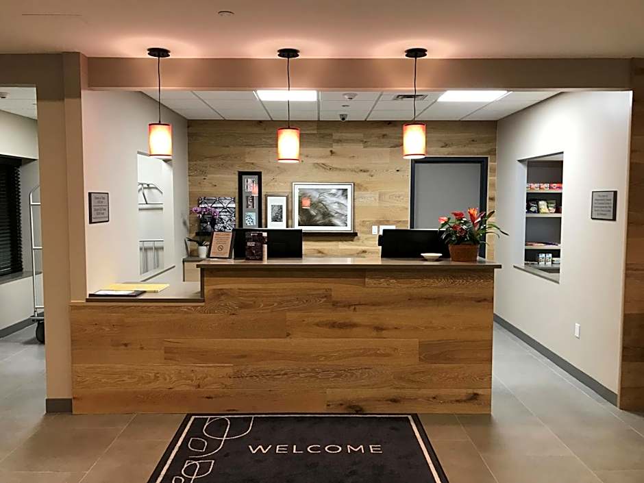 Country Inn & Suites by Radisson, Belleville, ON