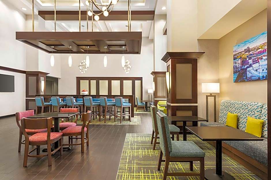 Hampton Inn By Hilton And Suites York South