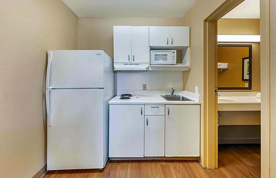 Extended Stay America Suites - Bakersfield - California Avenue